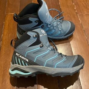 SCARPA women’s hiking boots